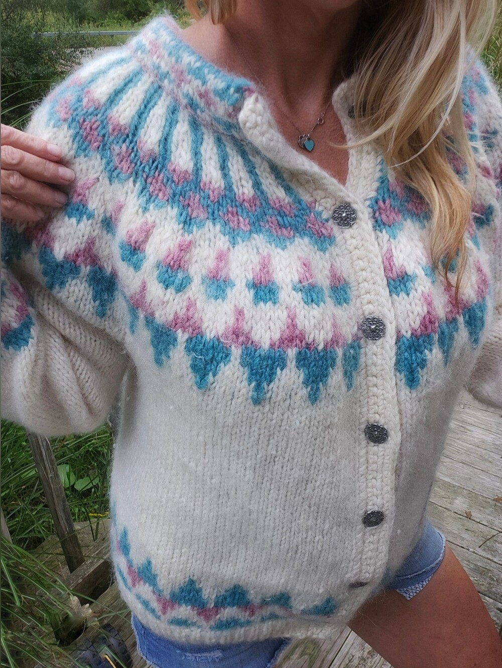 Handknit 100% Wool Icelandin Cardigan Sweater M/L
